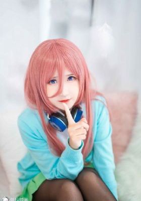 年轻的女教师2免费