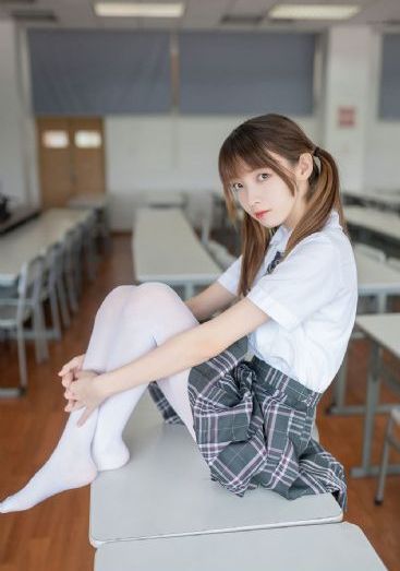 夫の上司に犯 在线观看