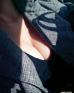 年轻漂亮的女邻居2